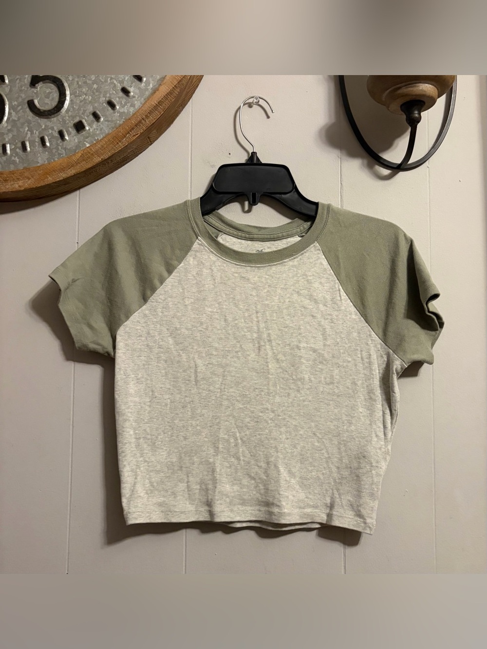 Women’s Short -Sleeve Raglan Tee - Olive Green & Heather Gray cropped
